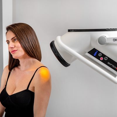 BIOPTRON 2 with floor stand PAG-880-SET